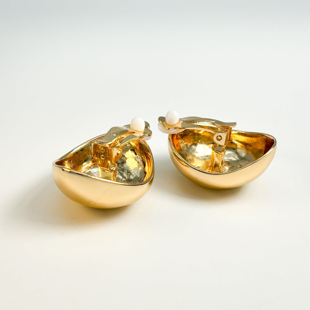 
                      
                        Vintage Couture Oval Stud Clipon Earrings
                      
                    