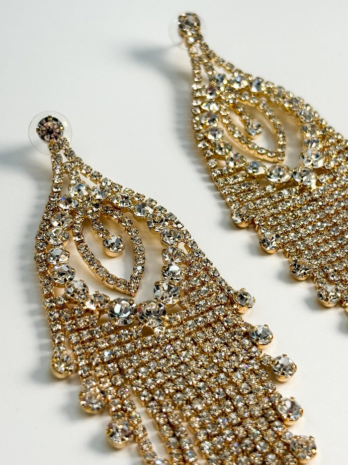 
                      
                        Glamorous Diamond Chandelier Earrings
                      
                    