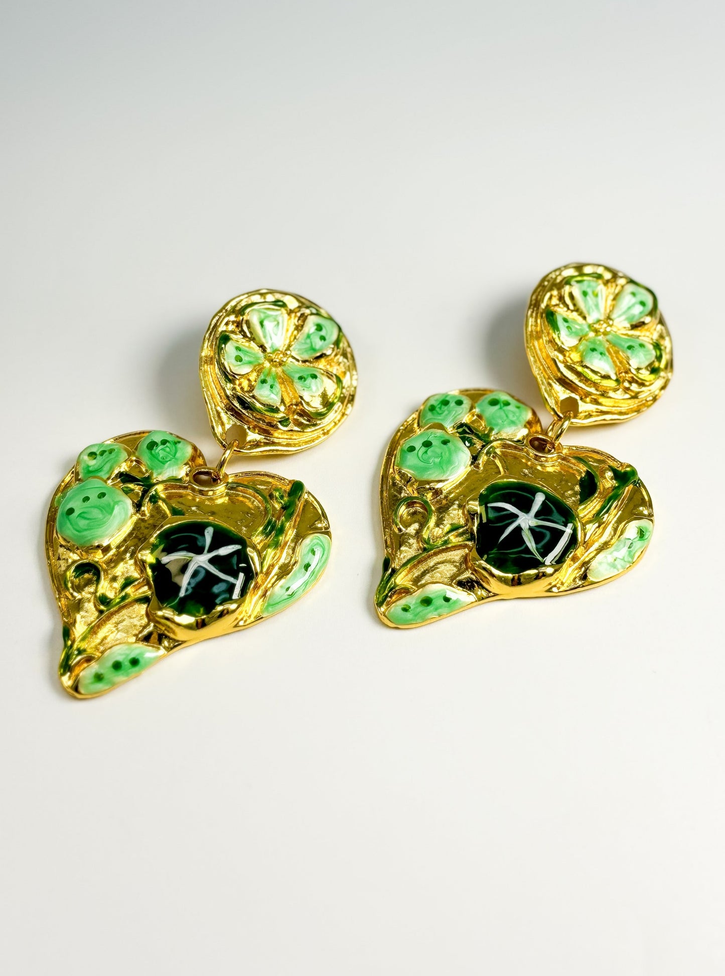 Chic Green Vintage Clip On Earrings - haute Pink