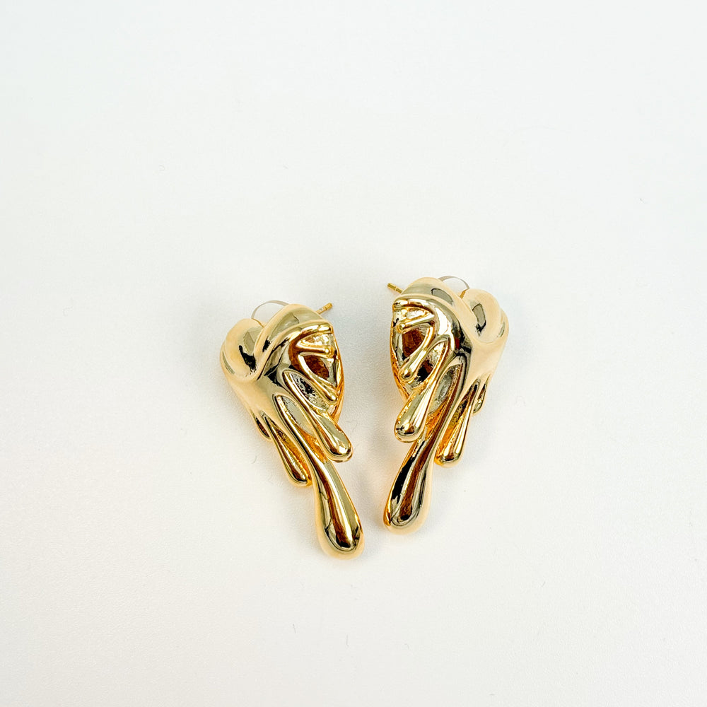 
                      
                        Haute Couture Melting Hearts Earrings
                      
                    