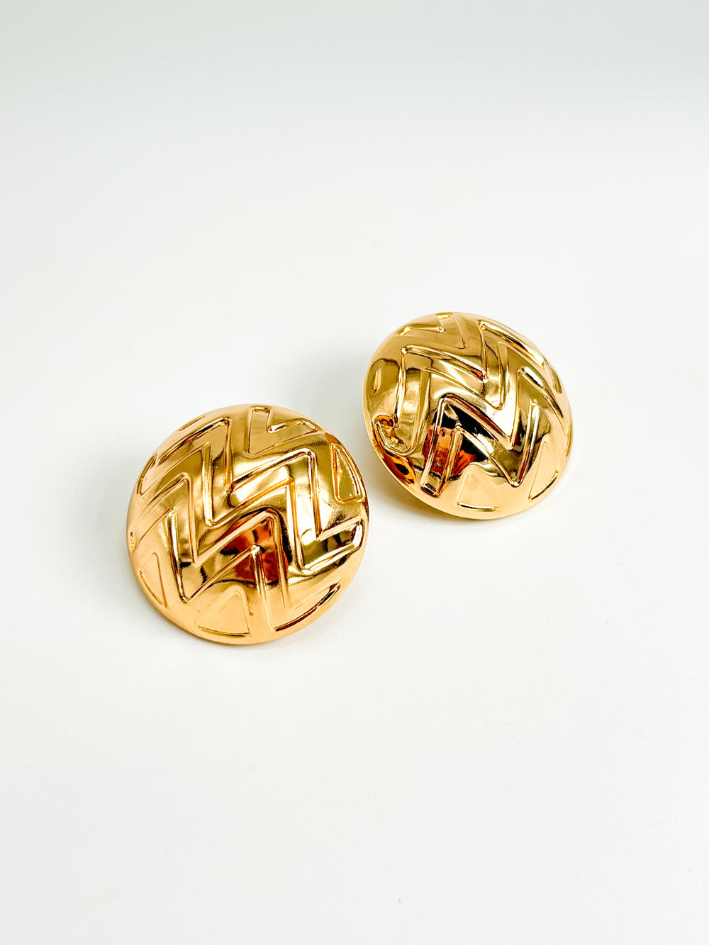 Vintage Couture Wavy Button Stud Earrings